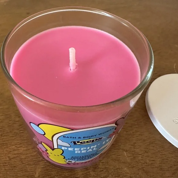 NEW Bath & Body Works x Peeps 'Peepin' It Real' single wick candle. - Picture 2 of 3